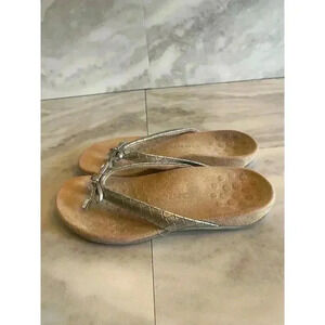 Vionic Bella Bow Silver Metallic Thong Orthotic Sandals Women’s 6.5